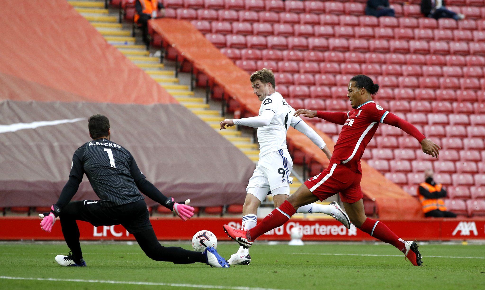 服务帮助国 服务帮助国